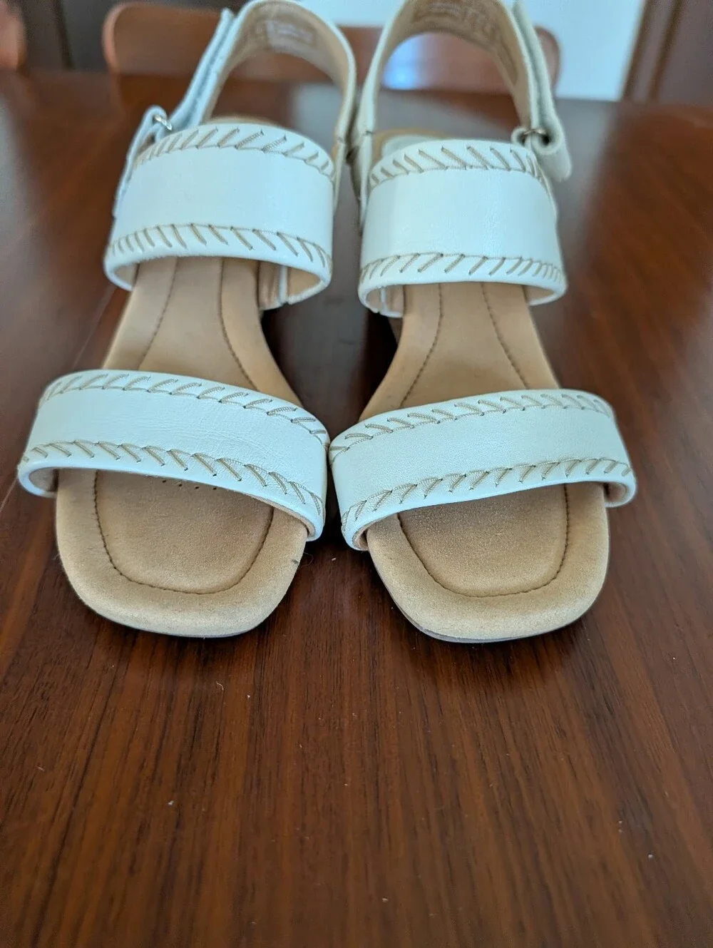 Clark’s Collection Womens Kyarra Rose Beige Nuback Wedge Heel Size 8.5 Pre Owned